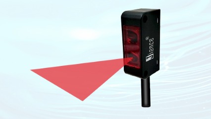 Jiance 條形光背景抑制光電開關(guān)更適合用于檢測不規(guī)則、鏤空物料